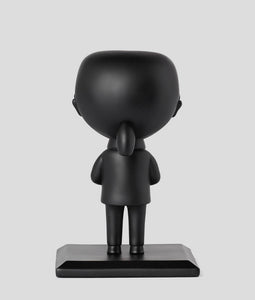 K/IKONIK KARL STATUE