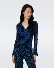Load image into Gallery viewer, MACKENZIE MESH TOP IN FOLDED CHAIN BLUE