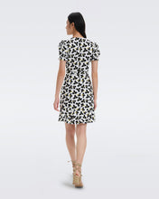 Load image into Gallery viewer, DVF	EMILIA MINI DRESS GRAPHIC FLOWER SM IVORY