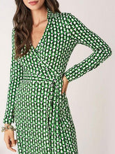 Load image into Gallery viewer, DVF NEW JEANNE TWO VINTAGE TRELLIS LAWN