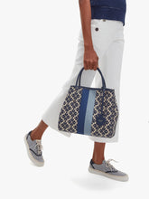 Load image into Gallery viewer, SPADE FLOWER JACQUARD EVERYTHING STRIPE MEDIUM TOTE